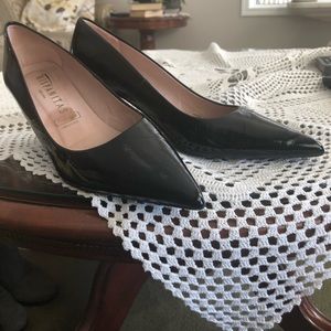 Pointed Toe Black Patent Women's Pumps -